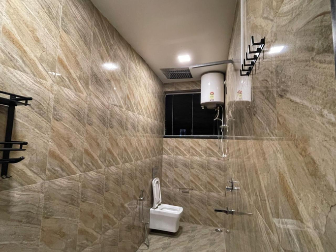 Bathroom 2, Blue Angel Annexe Guest House, East Khasi Hills