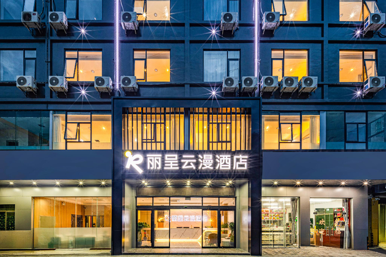 Exterior & Views