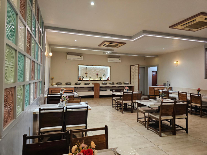 Food & Drinks 5, Devki Grand Hotel, Gwalior