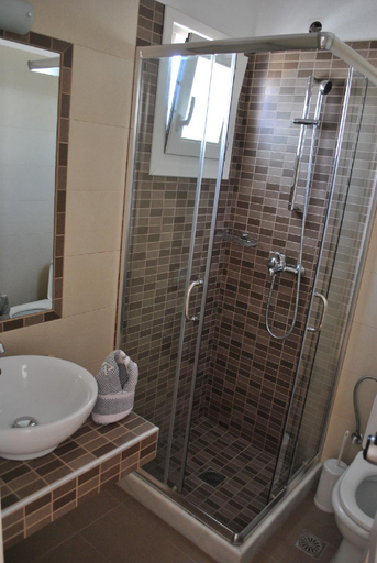 Bathroom 3, Petinaros Hotel & Studios, South Aegean