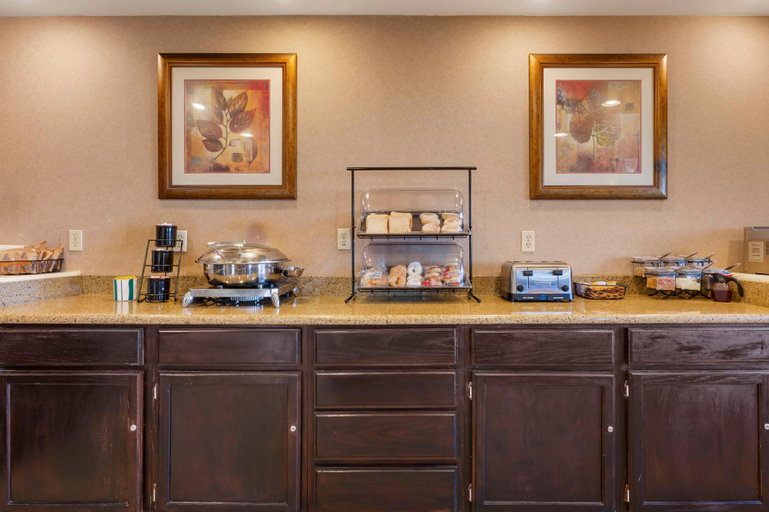 Food & Drinks 5, Best Western Desert Inn, Graham