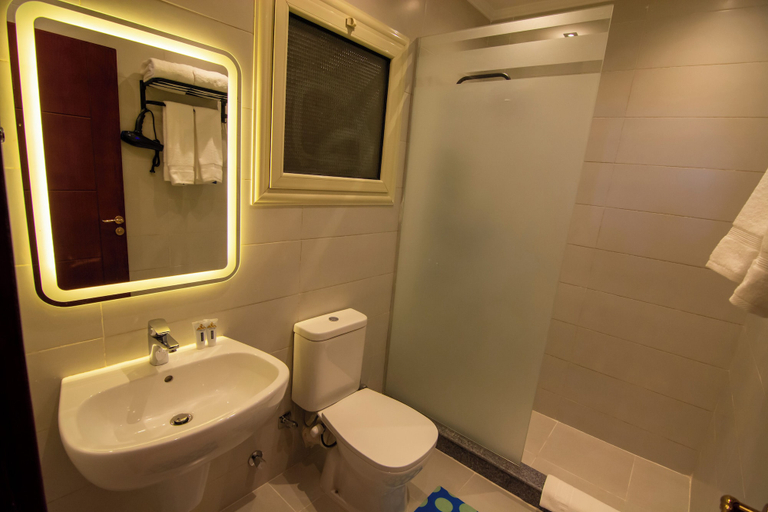 Bathroom 4, Three Pyramids Boutique Hotel, Al-Ahram