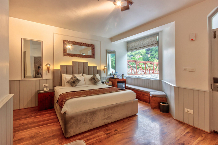 Bedroom 2, PARADISE - The Whitehouse Cafe, Kullu