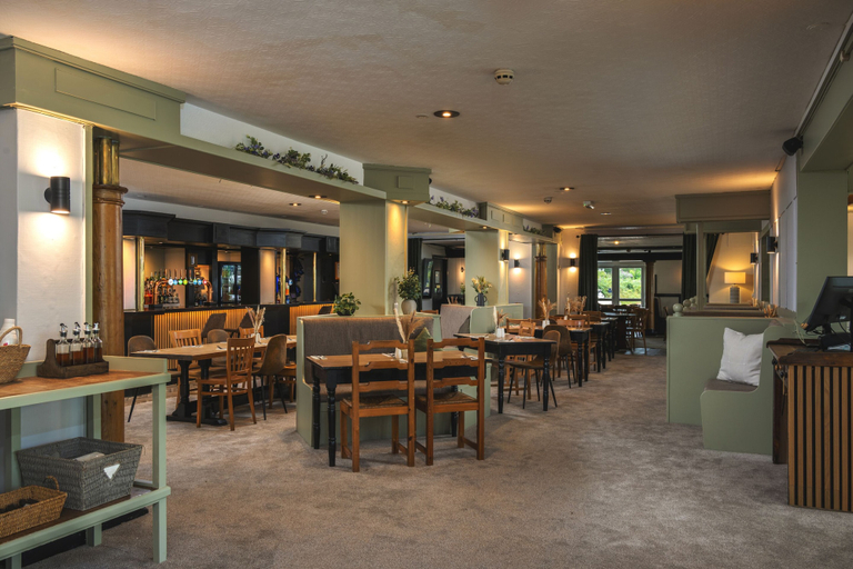 Food & Drinks 5, The Inn For All Seasons, Cornwall