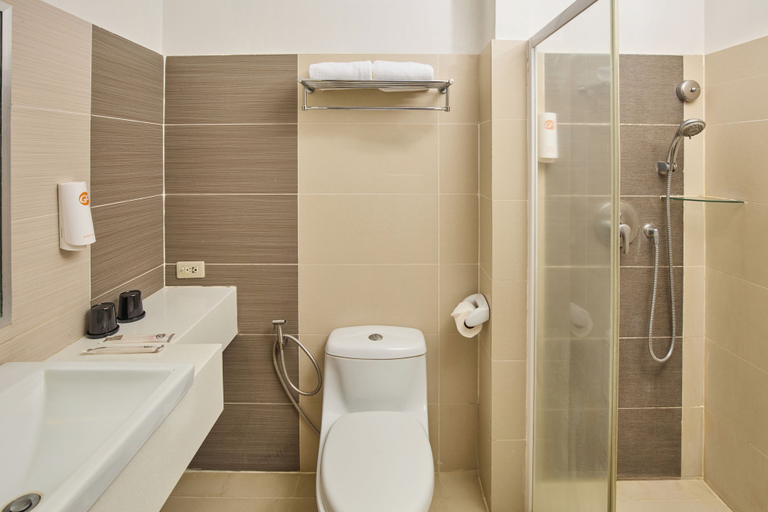 Bathroom 4, Go Hotels Puerto Princesa, Puerto Princesa City