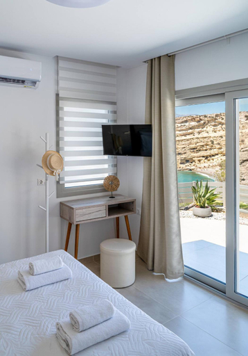 Bedroom 2, Theasis Luxury Cave House, With Sea & Cave View, Faistos
