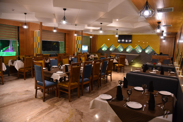 Food & Drinks 5, Narayanam Hotel, Gwalior