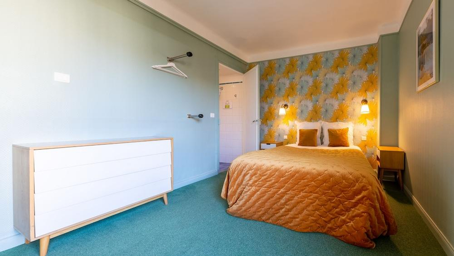 Bedroom 2, Hotel Azur Reims Centre, Marne