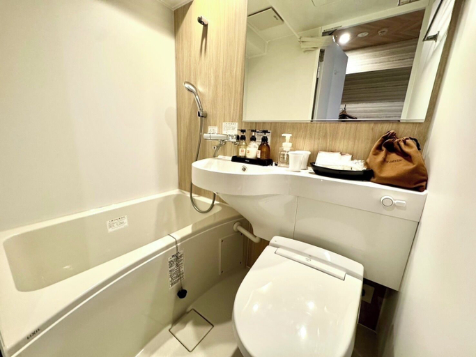 Bathroom 5, Kamon Hotel Namba, Osaka