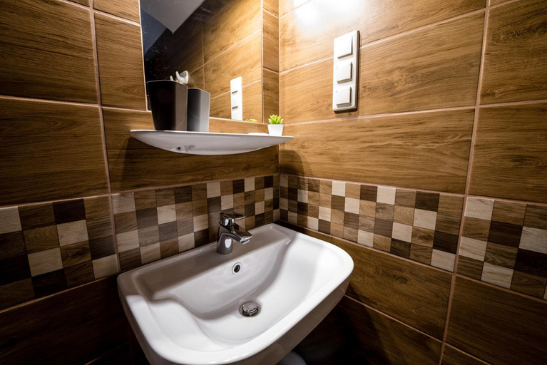 Bathroom, Shubu Zen Vendeghaz, Bélapátfalva