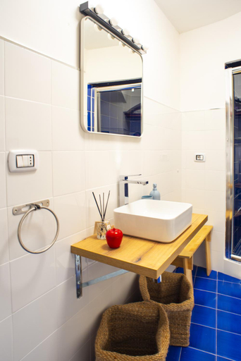 Bathroom 2, Conte Bed & Breakfast Salerno Centro, Salerno