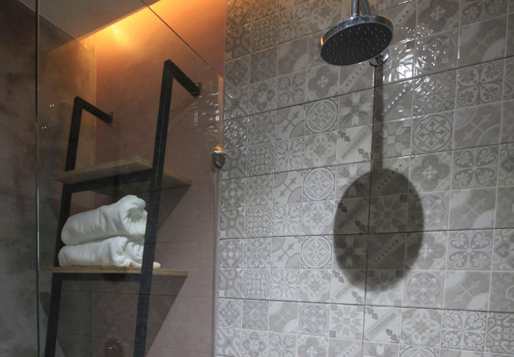 Bathroom 4, Zenvea Hotel Coron, Coron