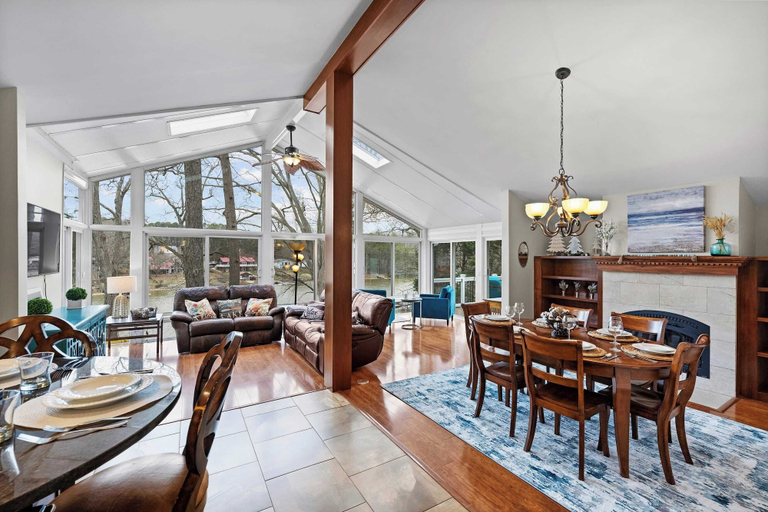 Food & Drinks 5, Tree Top Get Away by Avantstay Amazing Lake View, Catawba