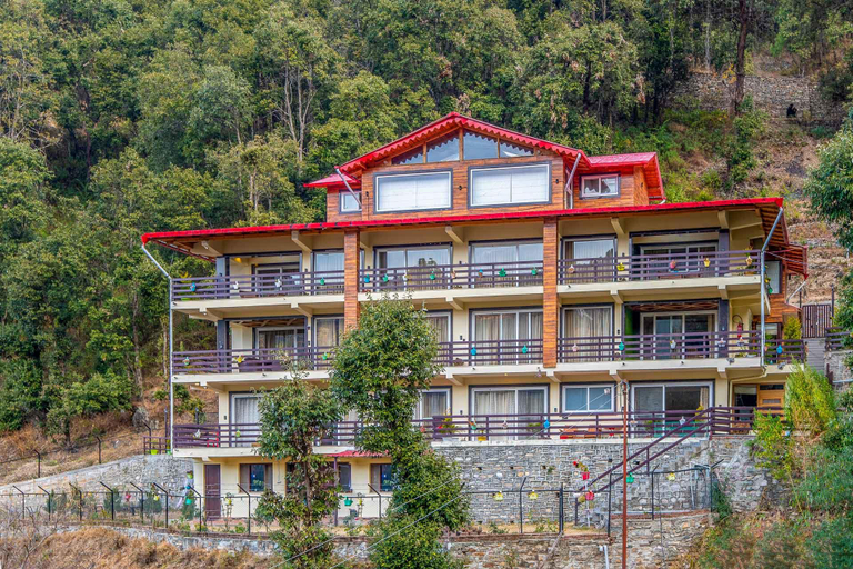 Exterior & Views
