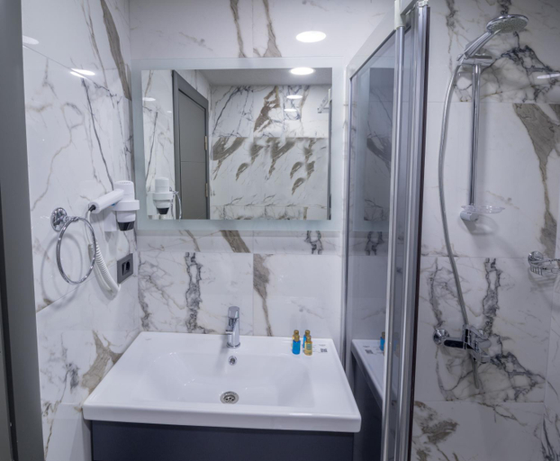 Bathroom 5, Hotel Mardia, Fatih