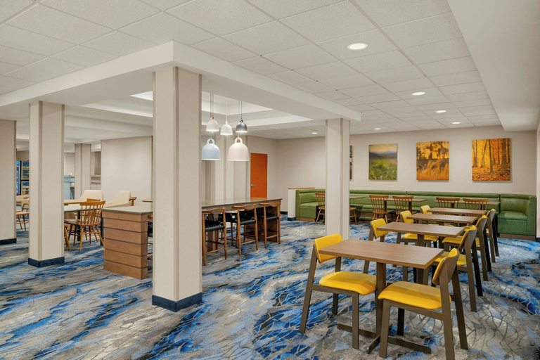 Food & Drinks 5, Fairfield Inn & Suites by Marriott Bloomington, McLean