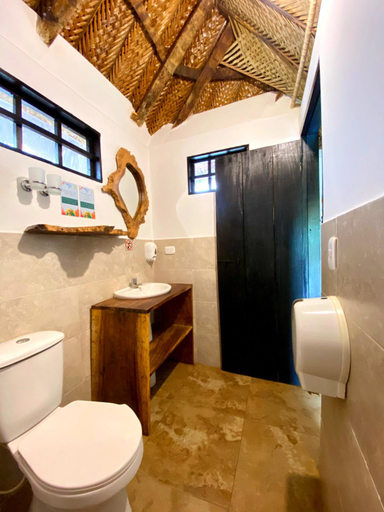Bathroom 3, Quetzal Dorado Eco-Lodge, Santa Marta (Dist. Esp.)