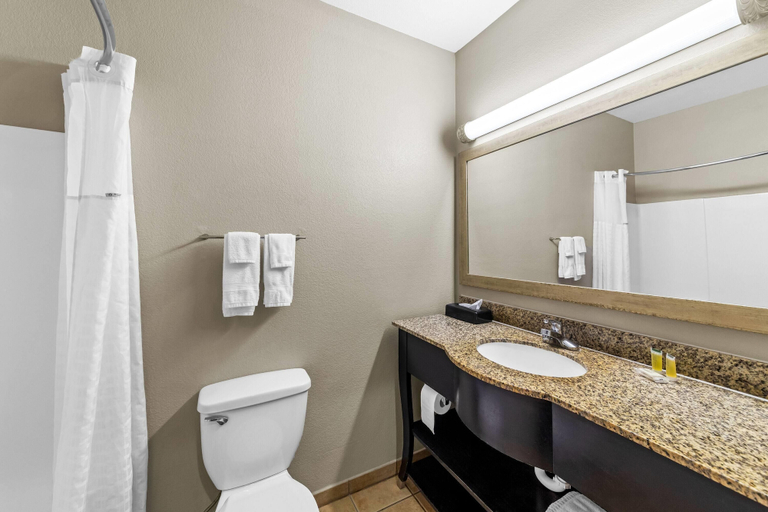 Bathroom 4, Days Inn by Wyndham Rockdale Texas, Milam