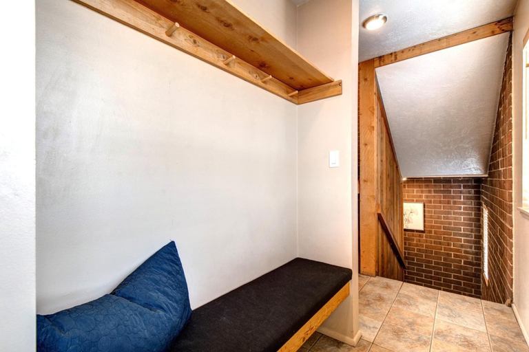 Room 3, Struggler 3 Bedrooms STR-1 by KBM, Summit