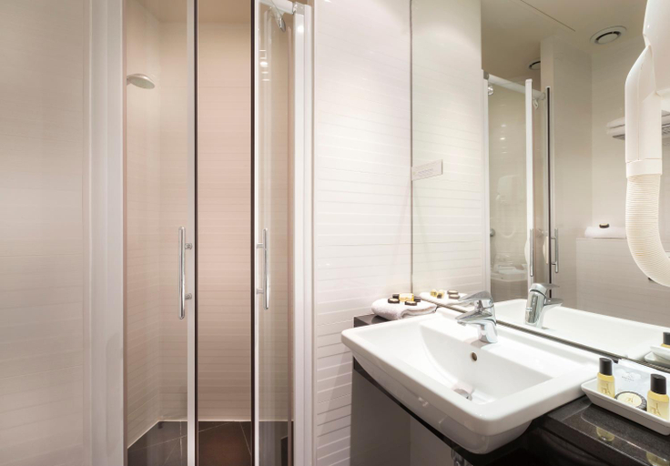 Bathroom 4, Elysees Union, Paris