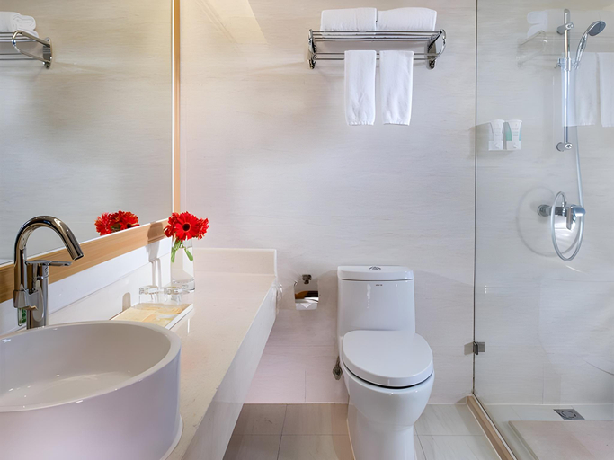 Bathroom 3, Vienna International Hotel Shenzhen North Railway Station Wanzhongcheng, Shenzhen