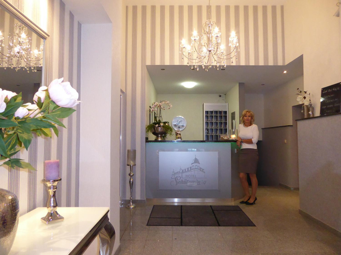 Public Area, Hotel Am Schv Tzenberg, Gotha