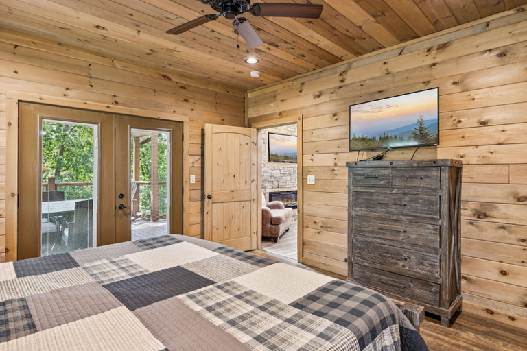 Bedroom 2, Iron Mountain Lodge 4 Bedroom Cabin by RedAwning, Sevier