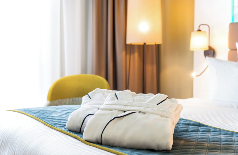 Bedroom 3, Leonardo Hotel Hamburg Altona, Hamburg