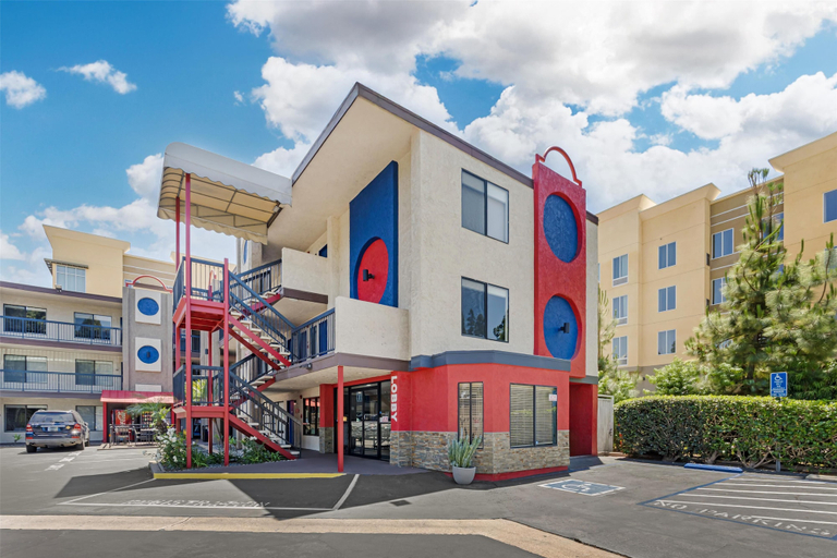 Exterior & Views 2, Best Western Courtesy Hotel - Anaheim Resort Amusement Park, Orange