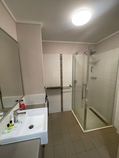 Bathroom 3, Spinifex Hotel, Derby-West Kimberley