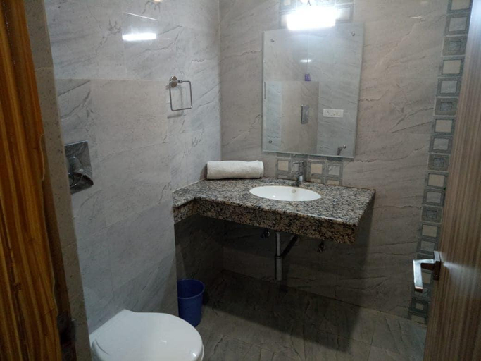 Bathroom 3, Hotel Milam Inn, Almora