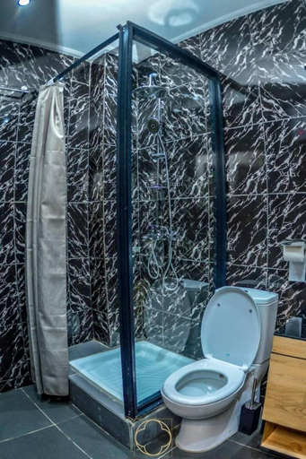 Bathroom 3, AMJ Hotel, Mfoundi