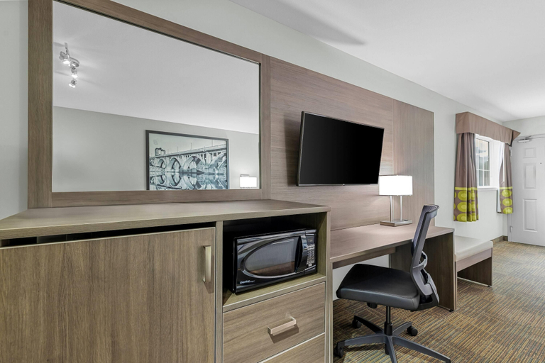 Others 5, Super 8 by Wyndham Saskatoon Near Saskatoon Airport, Division No. 11