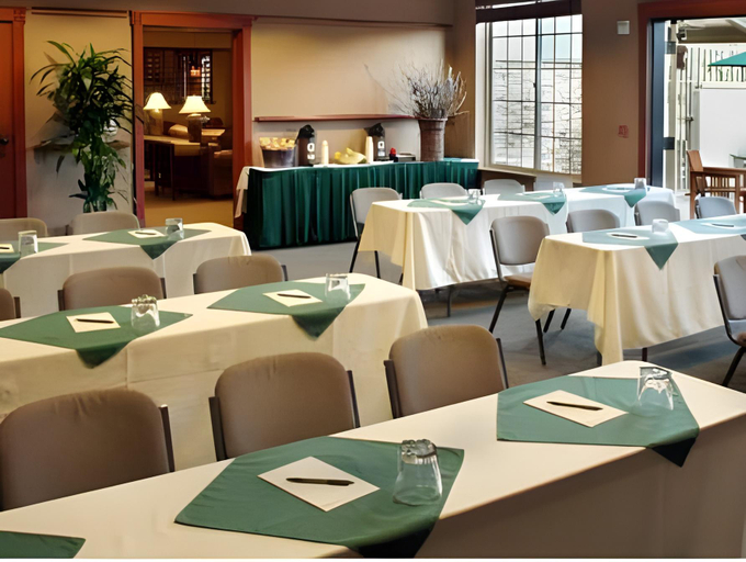 Food & Drinks 5, Larkspur Landing Extended Stay Suites Campbell, Santa Clara