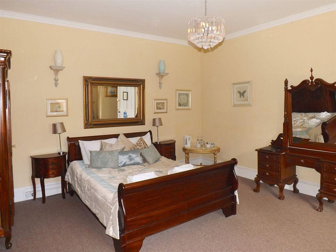 Bedroom 3, Orchardleigh Estate, Somerset