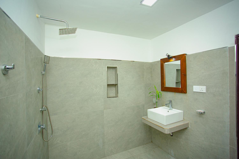 Bathroom 3, Ella Blue Heaven, Ella