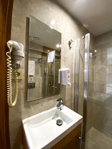 Bathroom 3, BGuest Hotel & Residence, Fatih