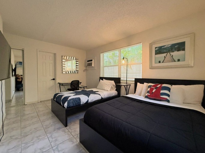 Bedroom 2, Delight Retreat Apt 4 Min Walk to Beach, Broward