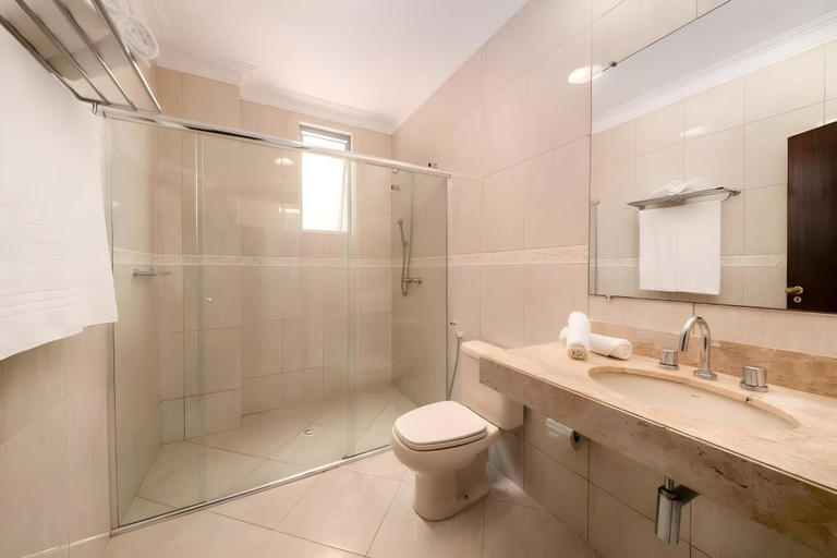 Bathroom 4, Rede Andrade Hangar, Belém