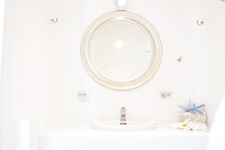 Bathroom 4, La Maison Blanche, South Aegean