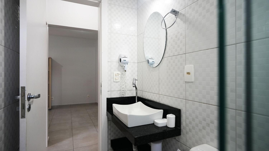 Bathroom 2, Residencial Maria Idia, Bombinhas