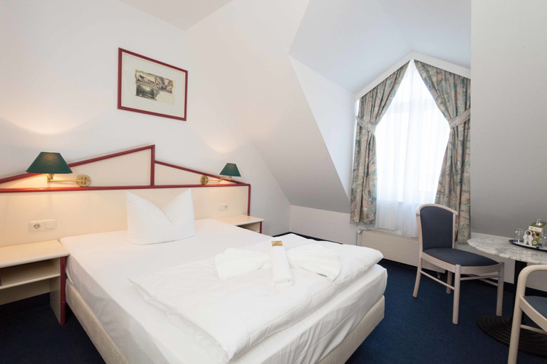 Bedroom 2, Hotel 3 Linden, Leipzig
