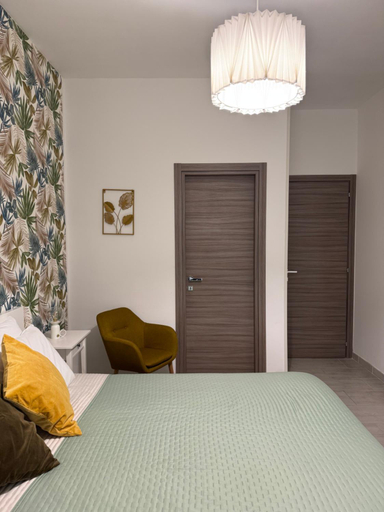 Others 3, Anfra B&B, Napoli