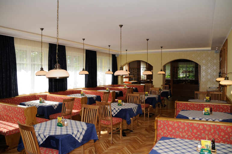 Restaurant 5, Strandhotel, Vöcklabruck