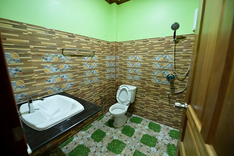 Bathroom 3, Dusit Phuphaya Resort, Ao Luk