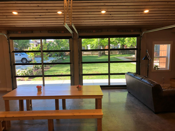 Public Area 2, Eastside Guesthouse and Bivy, Inyo