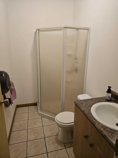Bathroom 3, Auberge du Lac Tiblemont, Vallée-de-l'Or