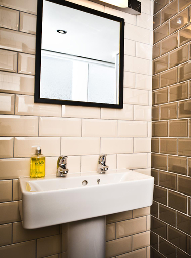 Bathroom 3, Bowling Green, Trafford