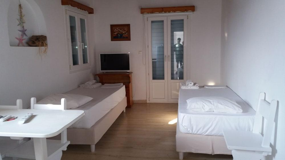 Others 5, Manos Rooms, South Aegean