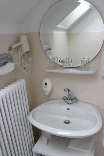 Bathroom 3, Hotel Rosmarin, Ammerland